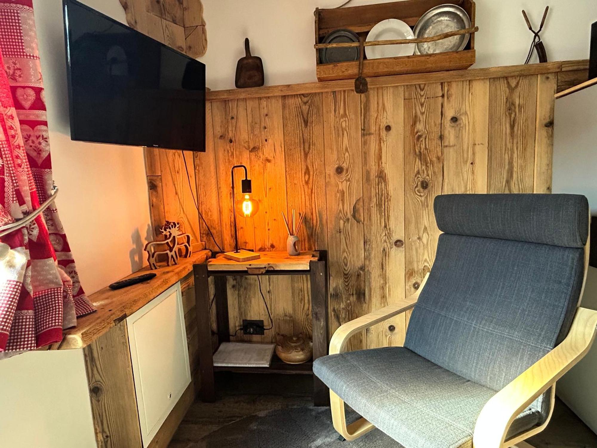 Maison Rongier Nel Centro Di 코네 외부 사진